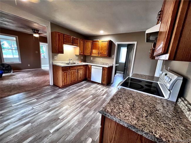 Kitchen | Image 10
