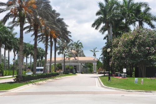 19496 S Whitewater Ave, Weston, FL, 33332-2442 | Card Image