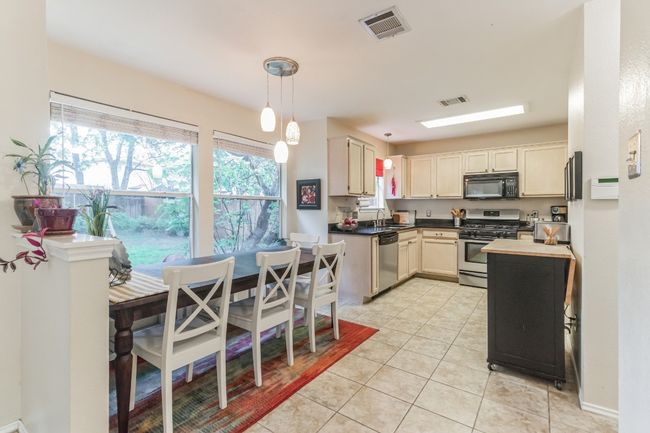 2912 Feathercrest Dr, House other with 3 bedrooms, 3 bathrooms and 4 parking in Austin TX | Image 7