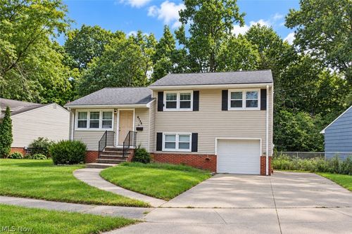6254 Colebrook Rd, Parma Heights, OH, 44130-3001 | Card Image