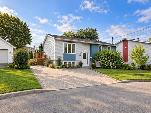 524 Rue De Denonville, House with 6 bedrooms, 1 bathrooms and null parking in Rimouski QC | Card Image