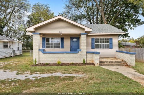 910 W College St, Florence, AL, 35630-5318 | Card Image