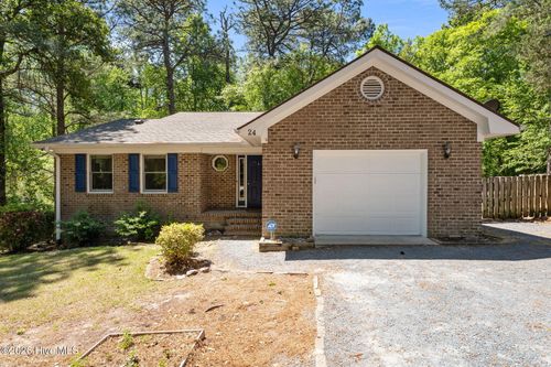 24 Spring Lake Dr, Pinehurst, NC, 28374-7081 | Card Image