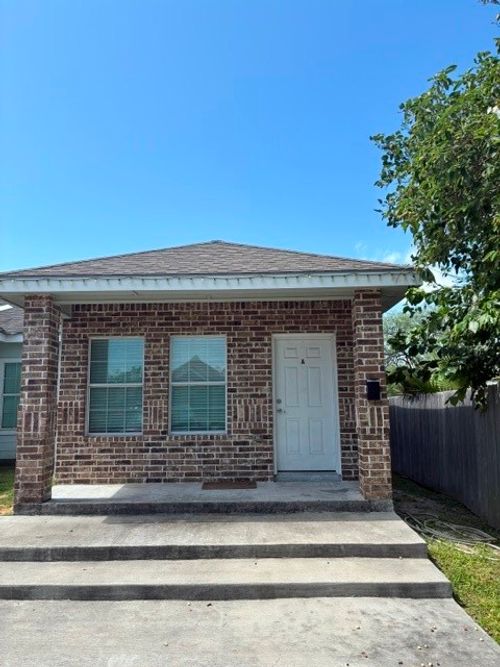 a-137 W D Ave, Kingsville, TX, 78363-3728 | Card Image