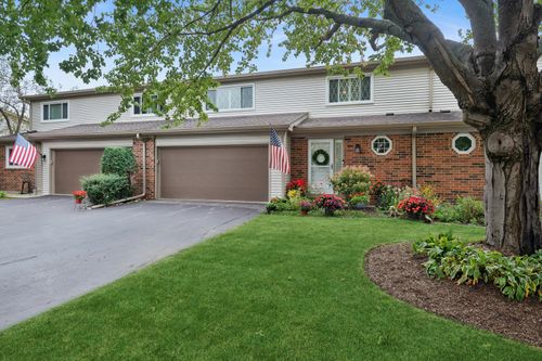 1251 Briarwood Ln, Libertyville, IL, 60048-3626 | Card Image