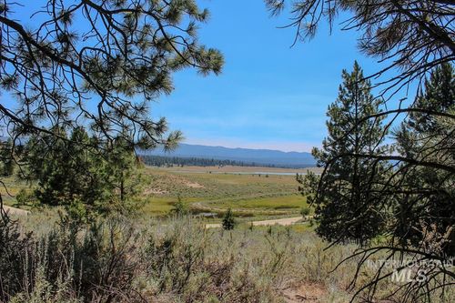 4 Maria Kalea Dr, Cascade, ID, 83611-6012 | Card Image