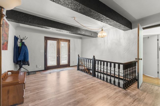 Front entry | Image 4