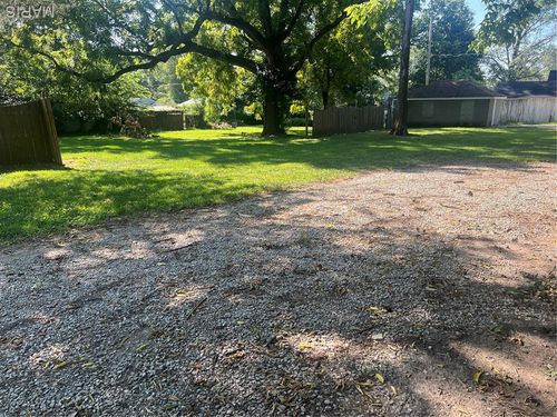 214 E Main St, Lebanon, IL, 62254-1652 | Card Image