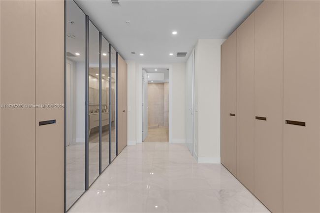 APT-4606 - 18201 Collins Ave, Condo with 2 bedrooms, 3 bathrooms and null parking in Sunny Isles Beach FL | Image 23