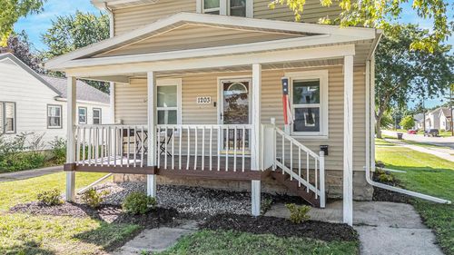 1203 Minnesota Street, OSHKOSH, WI, 54902 | Card Image