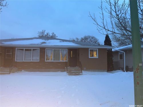 9 Mcmurchy Ave, Regina, SK, S4R3G1 | Card Image