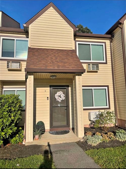 apt-b-225 High St, Westerly, RI, 02891-1756 | Card Image