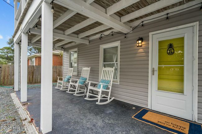 409 Monroe Ave, Home with 7 bedrooms, 3 bathrooms and null parking in Carolina Beach NC | Image 9