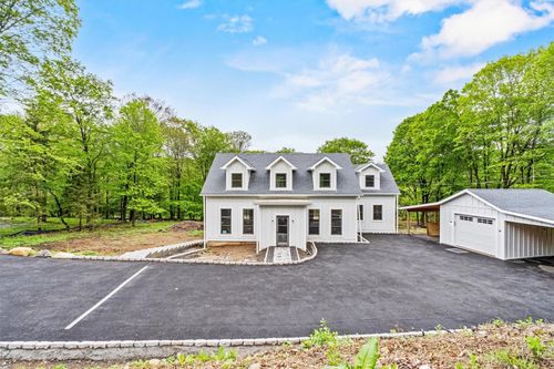 64 Stonehouse Rd, Somers, NY, 10589-2510 | Card Image