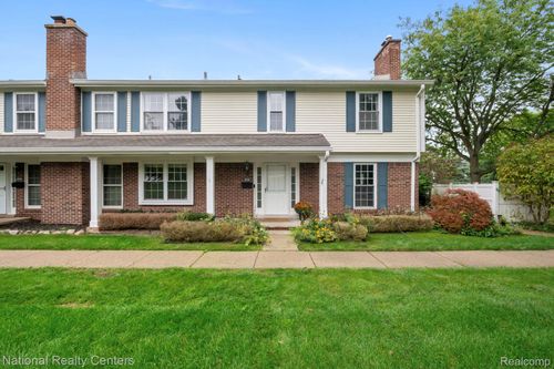 42142 Roscommon St, Northville, MI, 48167-2416 | Card Image
