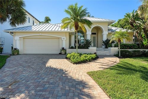 452 Willet Ave, NAPLES, FL, 34108-2104 | Card Image