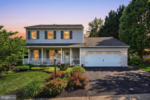 705 Washington Ave, Hanover, PA, 17331-1570 | Card Image