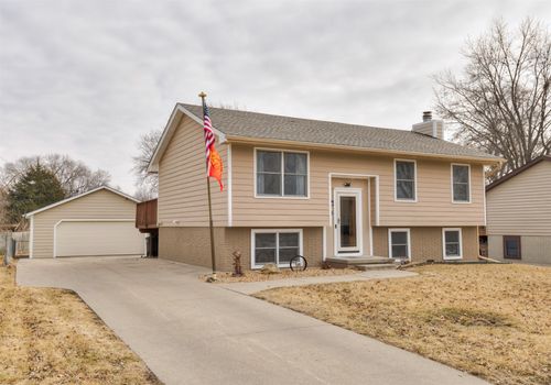 706 Gordon Ave, Norwalk, IA, 50211-1132 | Card Image