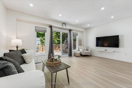 110 Activa Ave, Kitchener, ON, N2E4K4 | Card Image