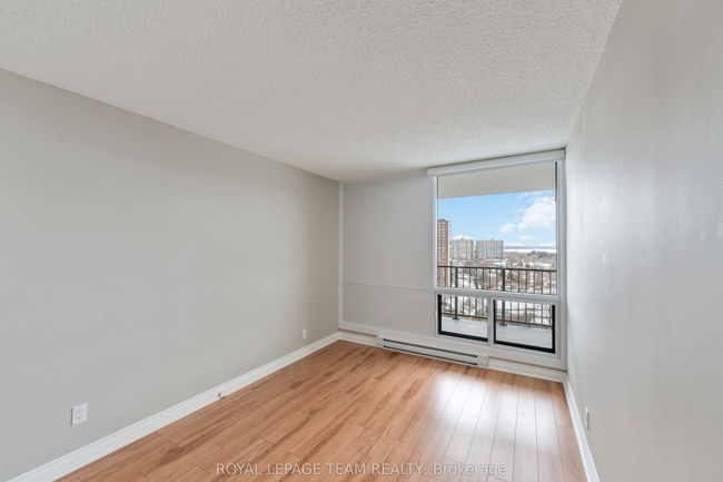 1601 - 1195 Richmond Rd, Condo with 3 bedrooms, 2 bathrooms and null parking in Ottawa ON | Image 12