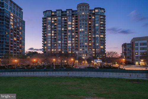 apt-807-8220 Crestwood Heights Dr, MCLEAN, VA, 22102-3132 | Card Image