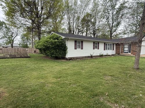 1006 E 10th St, Mountain Grove, MO, 65711-1243 | Card Image