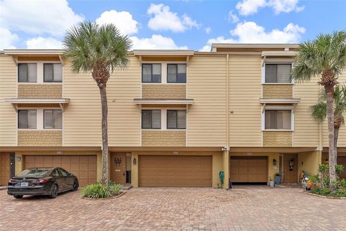 551 Sandy Hook Rd, TREASURE ISLAND, FL, 33706-1212 | Card Image