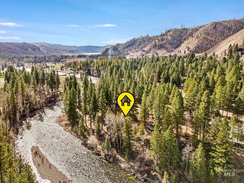 692 E Riverview Cir, Pine, ID, 83647-5364 | Card Image