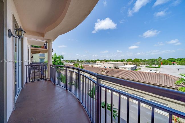 APT-305 - 2633 Ne 14 Th Ave, Condo with 2 bedrooms, 2 bathrooms and null parking in Wilton Manors FL | Image 53