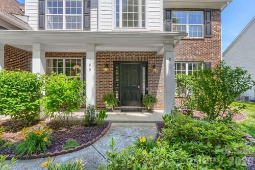108 Runningdeer Dr, Mooresville, NC, 28117-8160 | Card Image