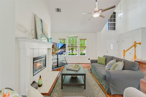 7008 Wandering Oak Rd, Austin, TX, 78749-1893 | Card Image
