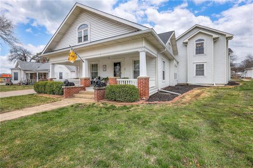 1308 S Broadway, Oak Grove, MO, 64075-9029 | Card Image