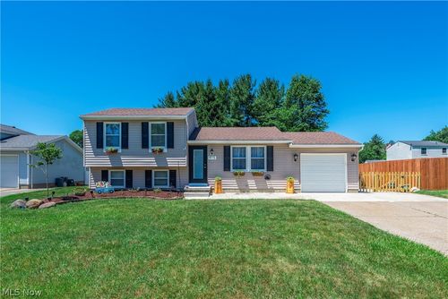 975 Gayer Dr, Medina, OH, 44256-2903 | Card Image