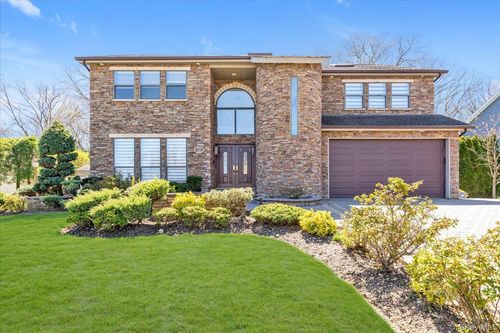 219 Carnation Dr, Farmingdale, NY, 11735-7008 | Card Image