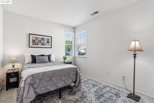 664 Prince Albert Way, Home with 2 bedrooms, 2 bathrooms and 1 parking in Brentwood CA | Image 32