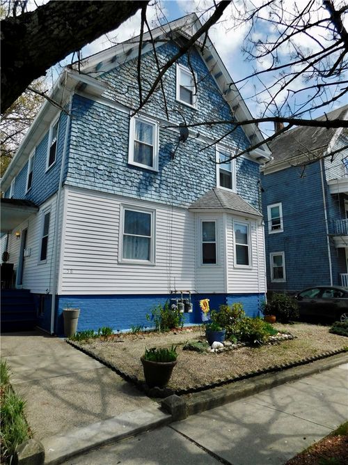 58 Myrtle St, Pawtucket, RI, 02860-3013 | Card Image