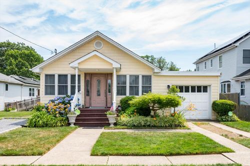 18 Wall St, Farmingdale, NY, 11735-3850 | Card Image
