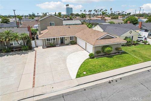 17151 Hague Ln, Huntington Beach, CA, 92647-6011 | Card Image