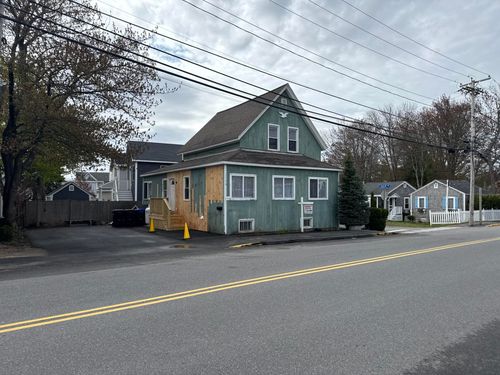 113 W Grand Ave, Old Orchard Beach, ME, 04064-2753 | Card Image