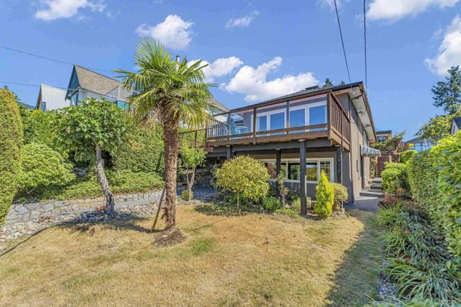 1374 21 St Street, House other with 2 bedrooms, 2 bathrooms and 3 parking in West Vancouver BC | Image 39