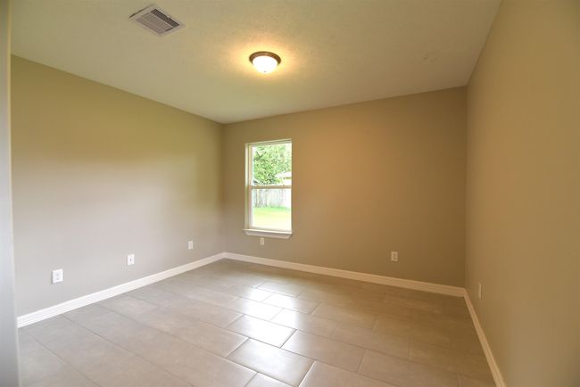 2505 Avenue F, House other with 5 bedrooms, 3 bathrooms and null parking in Nederland TX | Image 9