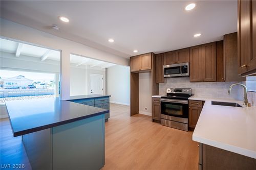 2506 N Gateway Rd, Las Vegas, NV, 89115-4304 | Card Image