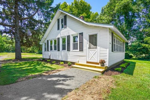 150 Ferry St, South Hadley, MA, 01075-1054 | Card Image