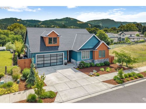 1817 3rd St, Hood River, OR, 97031-2276 | Card Image