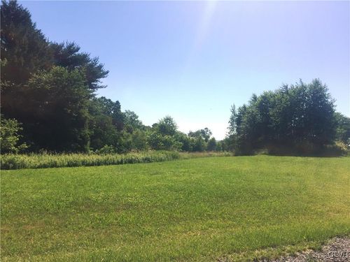 7 Robert Henry Cir, Lehighton, PA, 18235 | Card Image