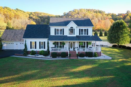 220-220 Easy St, Cedar Bluff, VA, 24609-9130 | Card Image
