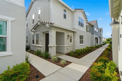 17373 Atwater Dr, Lathrop, CA, 95330-7035 | Card Image