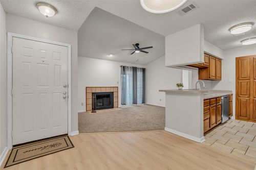 3121-2101 Friendly Dr, Arlington, TX, 76011-8830 | Card Image