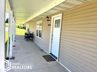 2073 Graham Avenue, Home with 3 bedrooms, 1 bathrooms and 2 parking in Mount Pleasant IA | Image 3