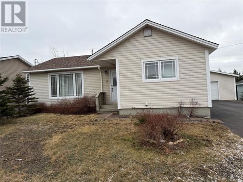 18 Thompson St, Marystown, NL, A0E2M0 | Card Image